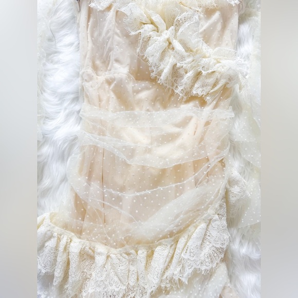 House of CB Lace Dress medium - Picture 3 of 4
